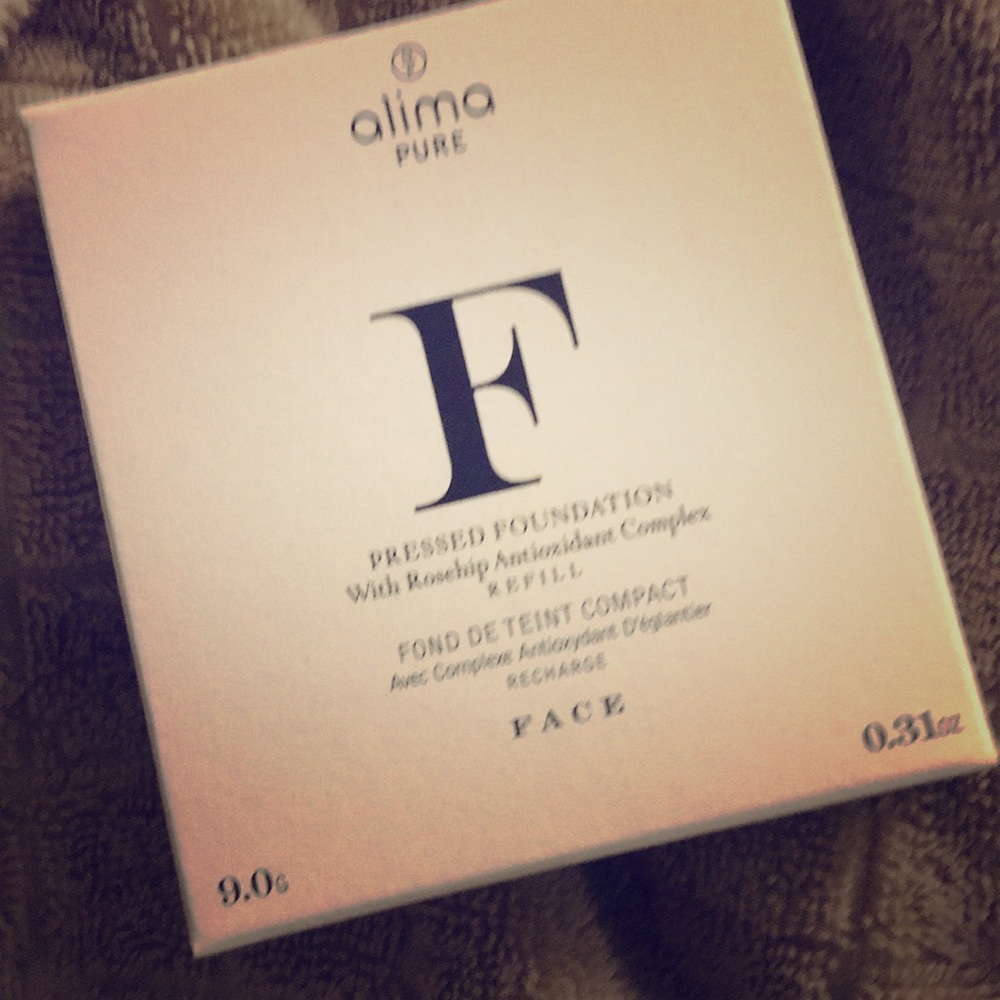 Alina pure pressed foundation